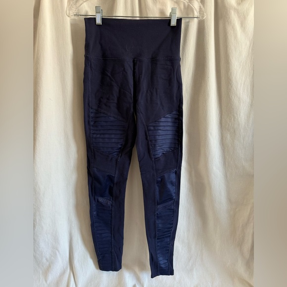 ALO Yoga Pants - Alo size S Moto Ribbed Leggings